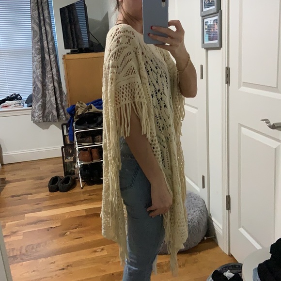 Cream Poncho - Picture 5 of 5